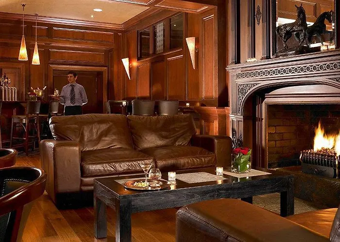 Muckross Park & Отель